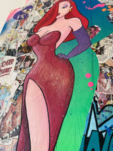 Charger l&#39;image dans la galerie, Tableau Pop Art représentant Jessica Rabbit, réalisé sur planches de palette avec des couleurs vives et diverses techniques.