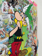 Carica l&#39;immagine nel visualizzatore di Gallery, POP Art tableau of Astérix created with recycled pallet boards and vibrant colors.