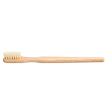 Carica l&#39;immagine nel visualizzatore di Gallery, Brosse à dents bois de hêtre et poils naturels fabrication artisanale | Novela-Global.fr