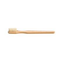 Carica l&#39;immagine nel visualizzatore di Gallery, Brosse à dents bois de hêtre et poils naturels fabrication artisanale | Novela-Global.fr