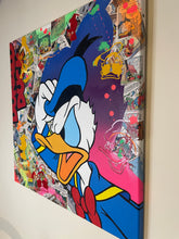 Charger l&#39;image dans la galerie, Tableau Pop Art de Donald Duck, peinture acrylique et stickers, couleurs vibrantes et dynamiques.