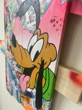 Carica l&#39;immagine nel visualizzatore di Gallery, Tableau Pop Art Pluto sur bois de palette signé Vincent STREIFF®