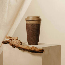 Laden Sie das Bild in den Galerie-Viewer, Gobelet réutilisable fabriqué à base de café - Novela