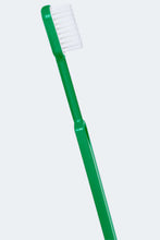 Load image into Gallery viewer, Brosse à dents Caliquo verte avec tête rechargeable en bioplastique, fabriquée en France, écologique et durable.