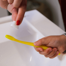 Load image into Gallery viewer, Brosse a dents enfant rechargeable Caliquo | Novela