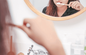 Brosse à dents rechargeable en bois chêne poils mediums | Novela